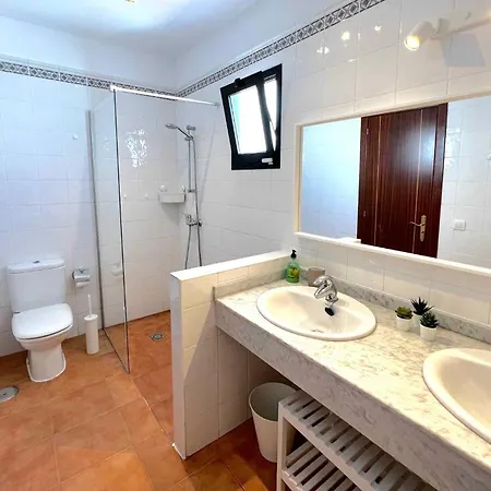 Villa El Salto 37: Renovated Retreat With Heated Pool And All-day Sun