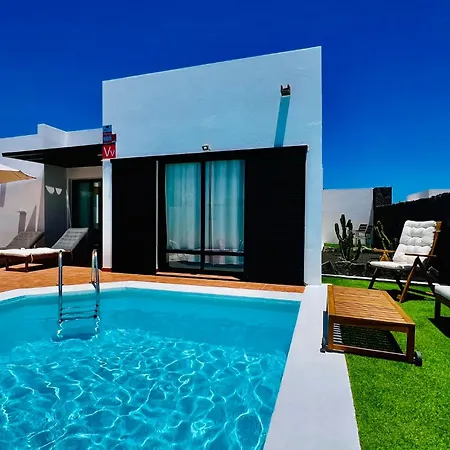 El Salto 37: Renovated Retreat With Heated Pool And All-day Sun Villa Playa Blanca (Lanzarote)