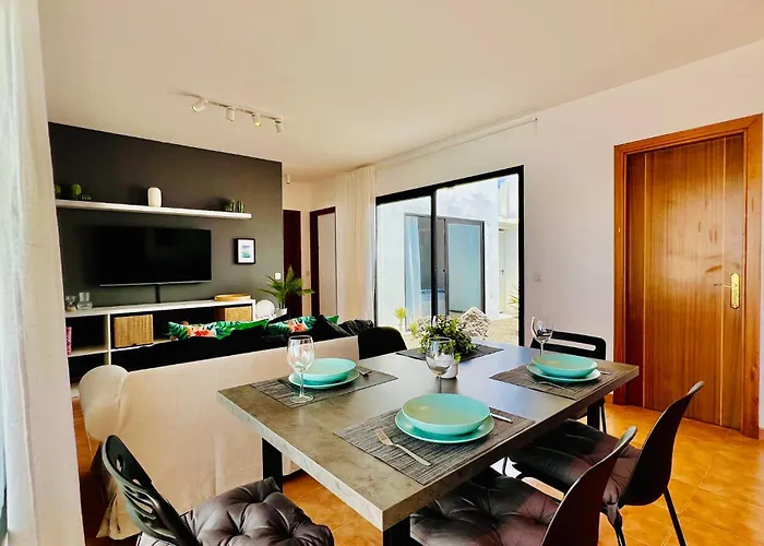 El Salto 37 - Rinnovata 2023, Piscina Riscaldata, Sole Tutto Il Giorno! Wi-fi, Massima Privacy, Ottima Posizione * Playa Blanca